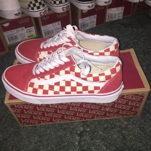 Vans old skool checkered red color way